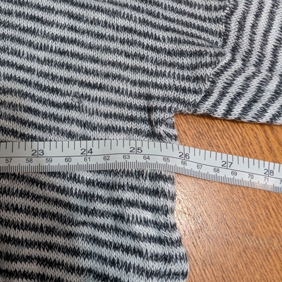Knit Long Sleeve Striped Top S (T12) - Picture 6 of 13